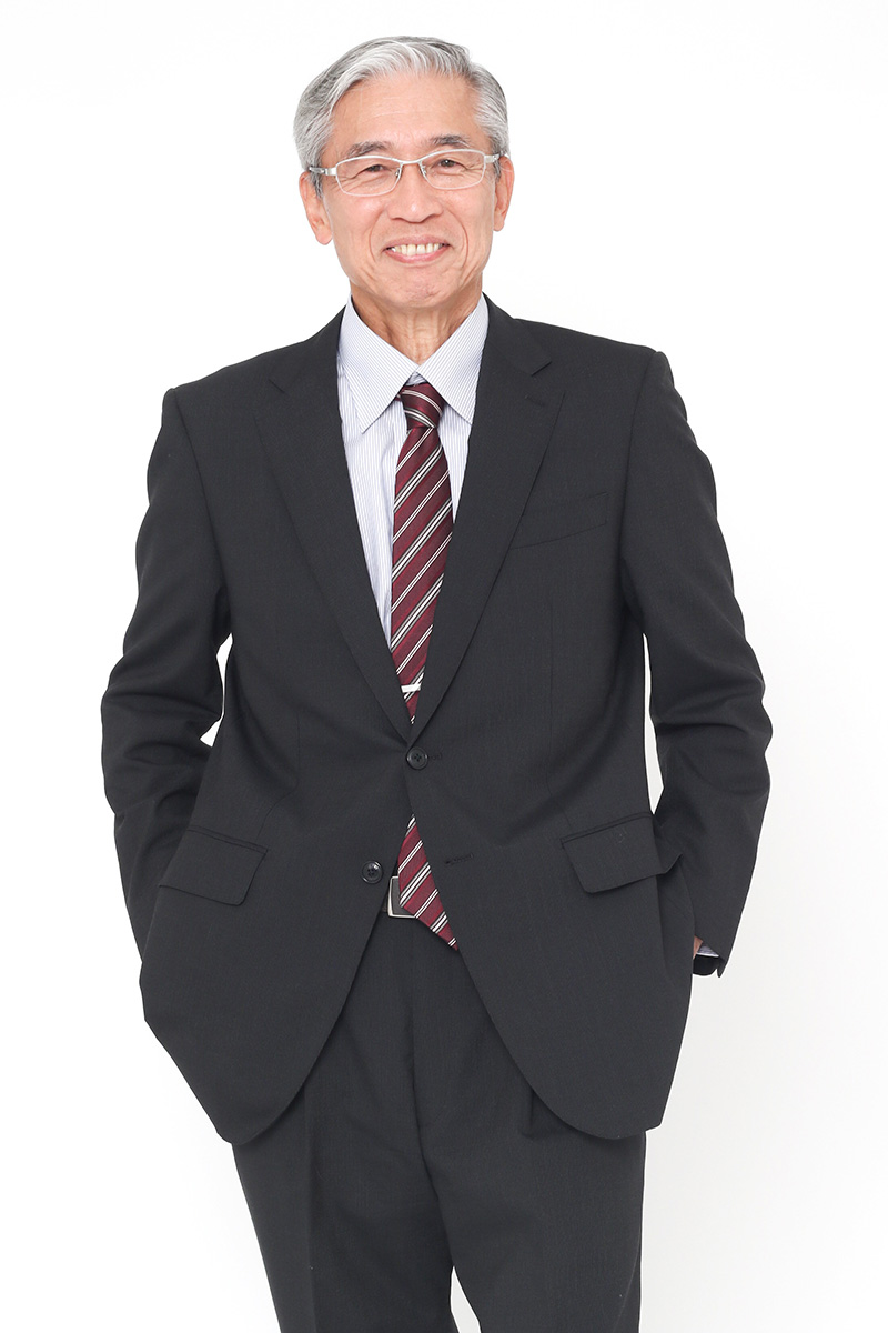 M HAYAKAWA