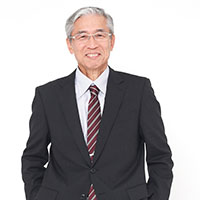 M HAYAKAWA