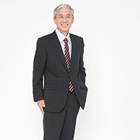 M HAYAKAWA